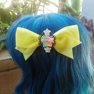 Star Magic Velvet Hair Bow